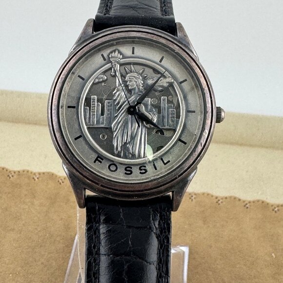 Limited Edition Statue of Liberty Fossil Quartz Wristwatch LE-9445 - Picture 3 of 9